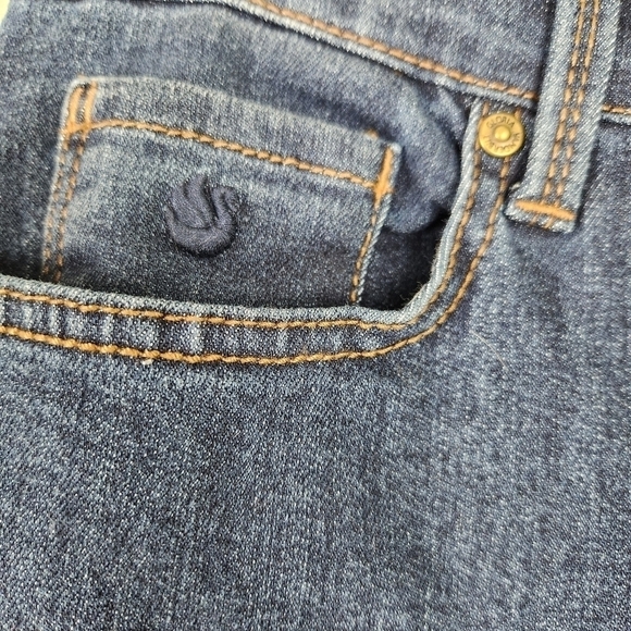 Gloria Vanderbilt Amanda Jeans - Picture 4 of 8